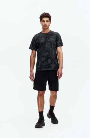 regular fit activewear tee with drymove™