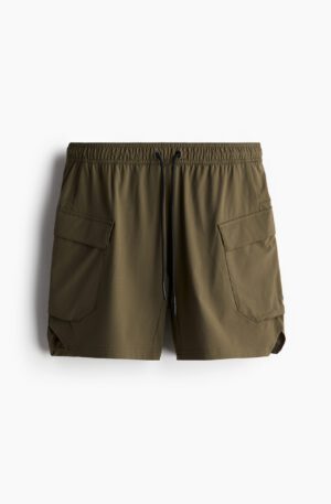 mid length cargo activewear shorts with drymove™