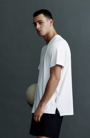 regular fit activewear tee with drymove™